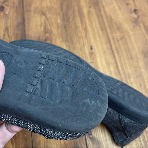 Crocs Mens Santa Cruz Slip on loafers in linen black size 8 - Picture 6 of 10